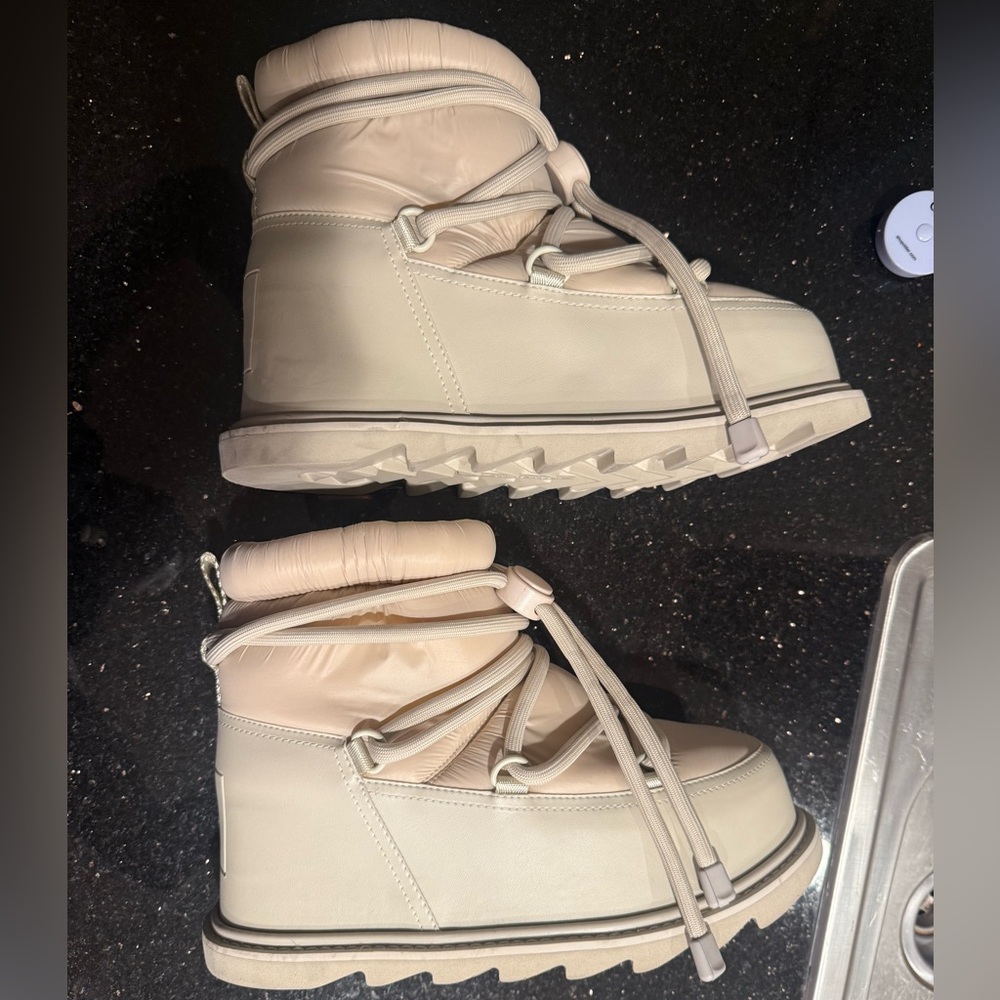 United Nude Natural Zembla Artic Platform Boot Cream Winter Boots size 38 (7/8) - Picture 7 of 10